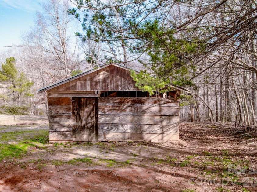 508 Liles Lane, Hiddenite, NC 28636.  MLS# CAR4354171, YatesRealty ID 9502. 