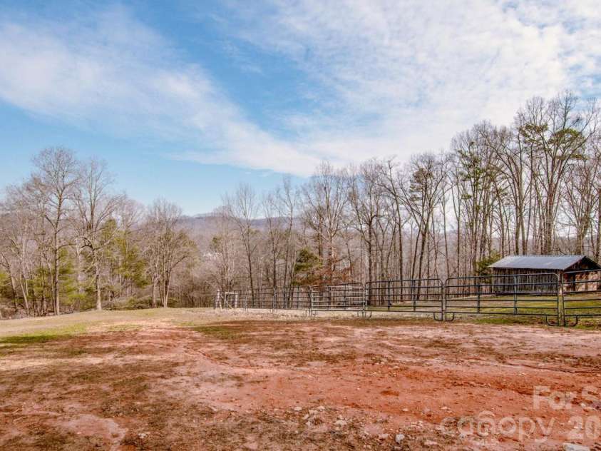 508 Liles Lane, Hiddenite, NC 28636.  MLS# CAR4354171, YatesRealty ID 9502. 