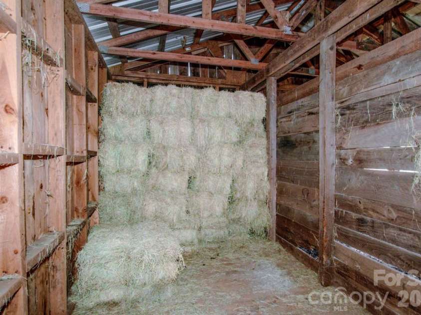 508 Liles Lane, Hiddenite, NC 28636.  MLS# CAR4354171, YatesRealty ID 9502. 