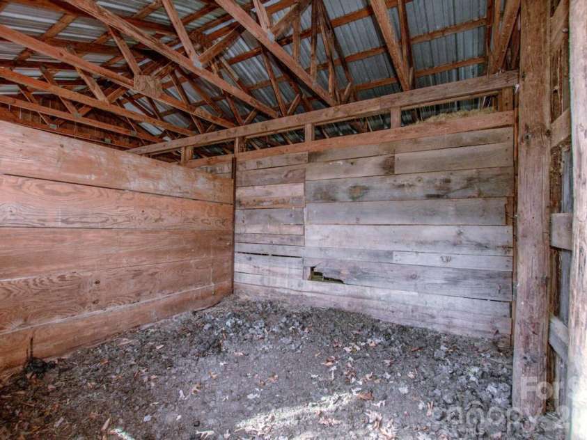 508 Liles Lane, Hiddenite, NC 28636.  MLS# CAR4354171, YatesRealty ID 9502. 