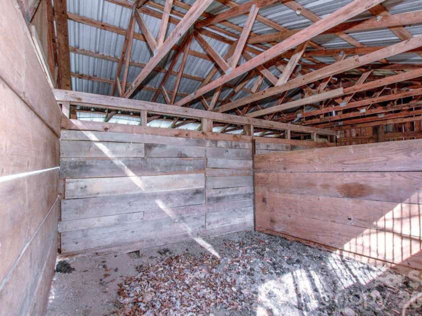 508 Liles Lane, Hiddenite, NC 28636.  MLS# CAR4354171, YatesRealty ID 9502. 