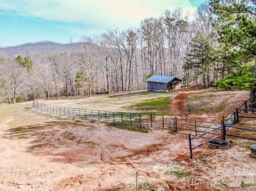 508 Liles Lane, Hiddenite, NC 28636.  MLS# CAR4354171, YatesRealty ID 9502. 