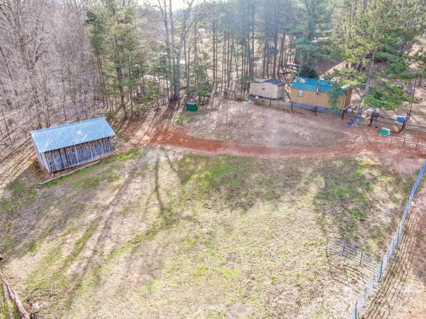 508 Liles Lane, Hiddenite, NC 28636.  MLS# CAR4354171, YatesRealty ID 9502. 