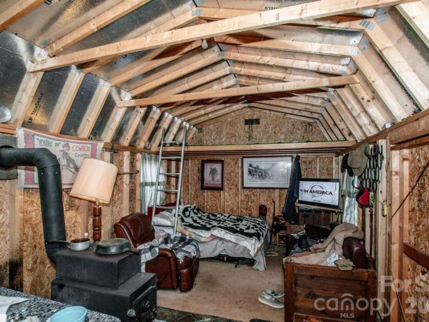 508 Liles Lane, Hiddenite, NC 28636.  MLS# CAR4354171, YatesRealty ID 9502. 
