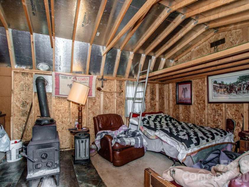 508 Liles Lane, Hiddenite, NC 28636.  MLS# CAR4354171, YatesRealty ID 9502. 