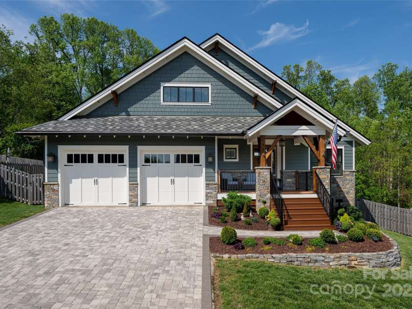 73 Starwood Valley Trail, Arden, NC 28704.  MLS# CAR4251821, YatesRealty ID 9502. 2 car garage
