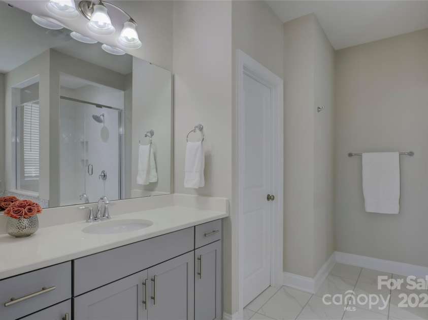 15108 Montage Lane, Charlotte, NC 28278.  MLS# CAR4252589, YatesRealty ID 9505. 