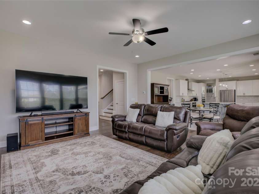 15108 Montage Lane, Charlotte, NC 28278.  MLS# CAR4252589, YatesRealty ID 9505. 