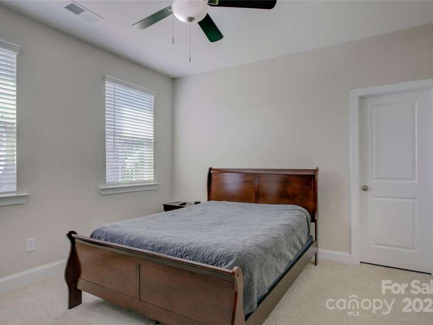 15108 Montage Lane, Charlotte, NC 28278.  MLS# CAR4252589, YatesRealty ID 9505. Bedroom 3 with a full bathroom