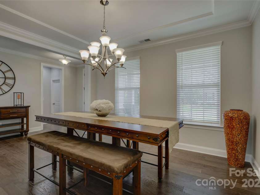 15108 Montage Lane, Charlotte, NC 28278.  MLS# CAR4252589, YatesRealty ID 9505. Dining area