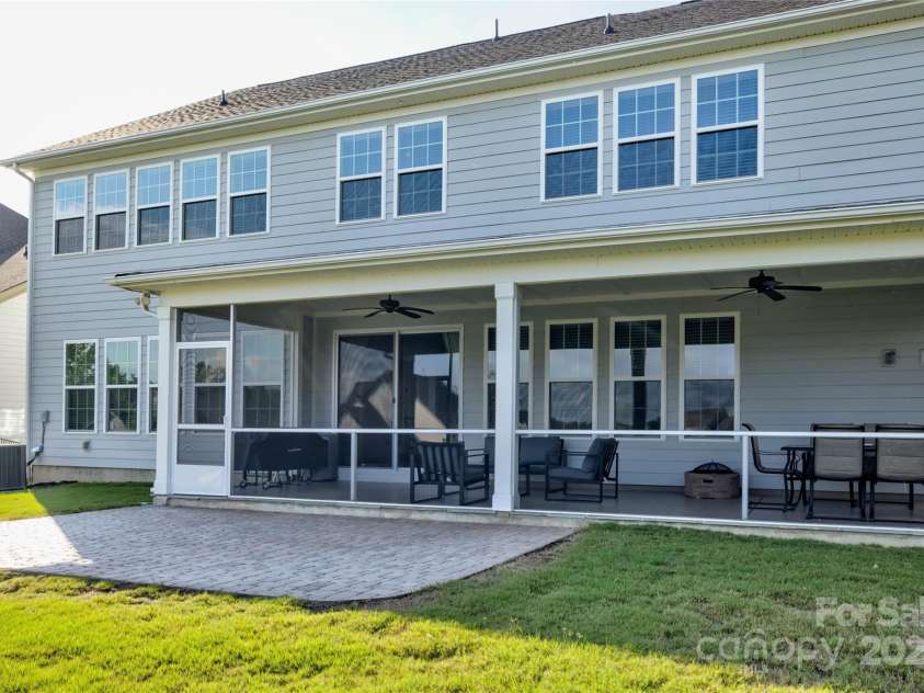 15108 Montage Lane, Charlotte, NC 28278.  MLS# CAR4252589, YatesRealty ID 9505. Fantastic back yard with a large screened in porch