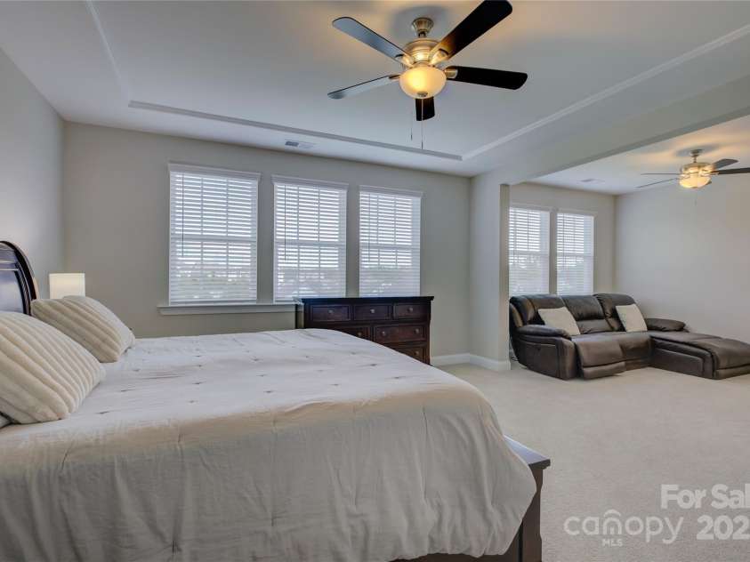 15108 Montage Lane, Charlotte, NC 28278.  MLS# CAR4252589, YatesRealty ID 9505. Large primary suite with a sitting area