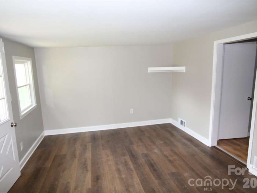 210 Cameron Street, Shelby, NC 28150.  MLS# CAR4362790, YatesRealty ID 9505. 