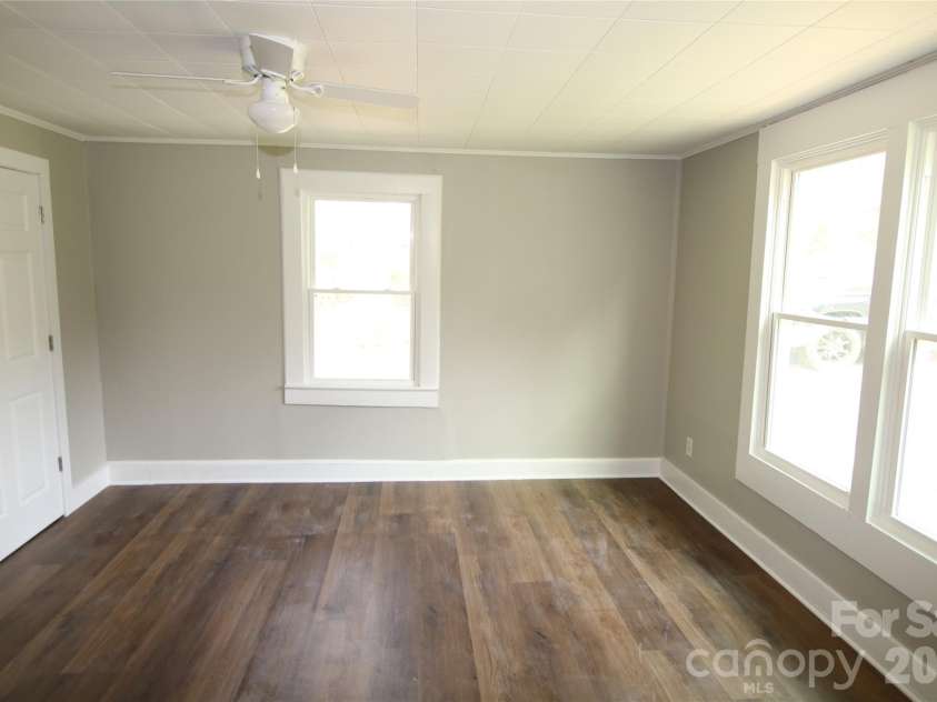 210 Cameron Street, Shelby, NC 28150.  MLS# CAR4362790, YatesRealty ID 9505. 