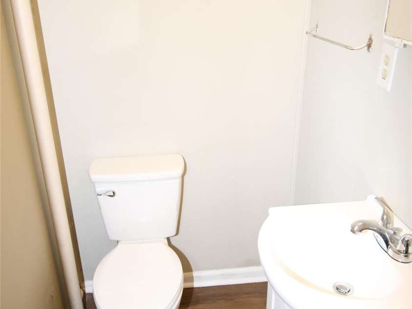 210 Cameron Street, Shelby, NC 28150.  MLS# CAR4362790, YatesRealty ID 9505. 