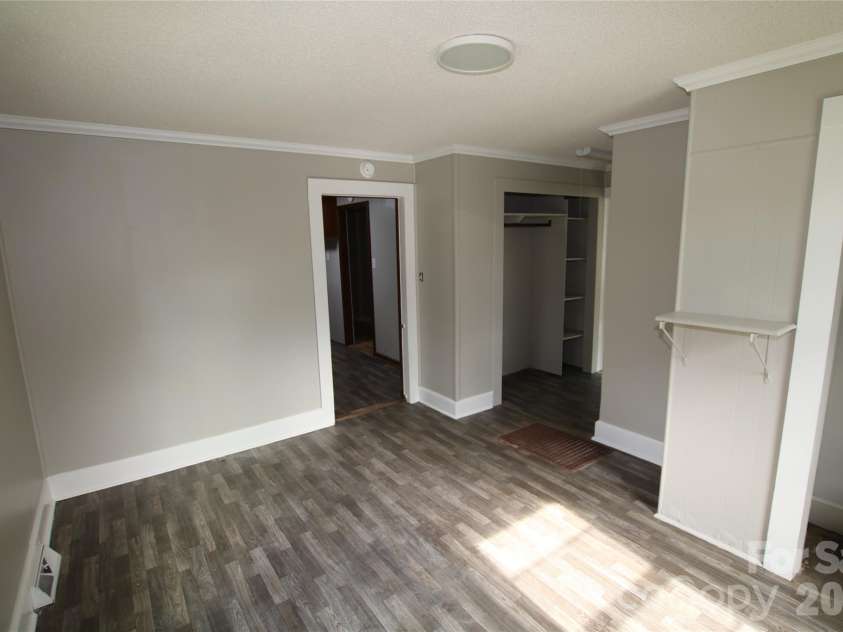 210 Cameron Street, Shelby, NC 28150.  MLS# CAR4362790, YatesRealty ID 9505. 