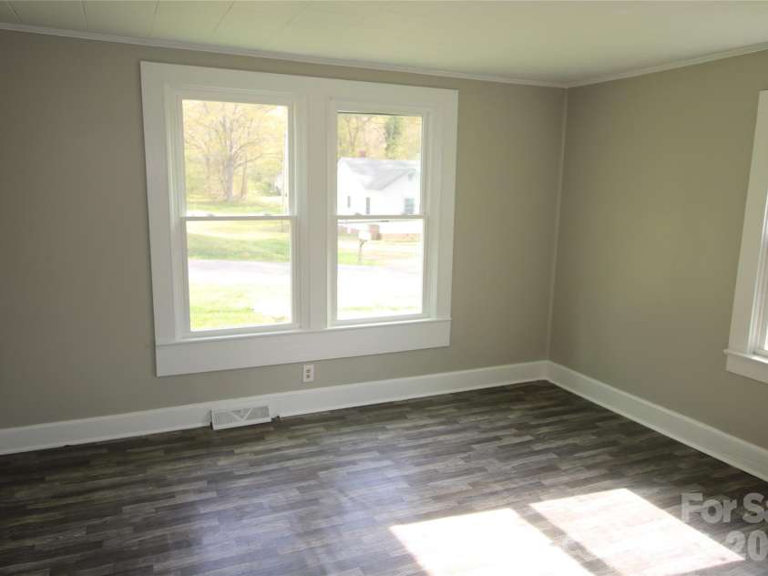 210 Cameron Street, Shelby, NC 28150.  MLS# CAR4362790, YatesRealty ID 9505. 