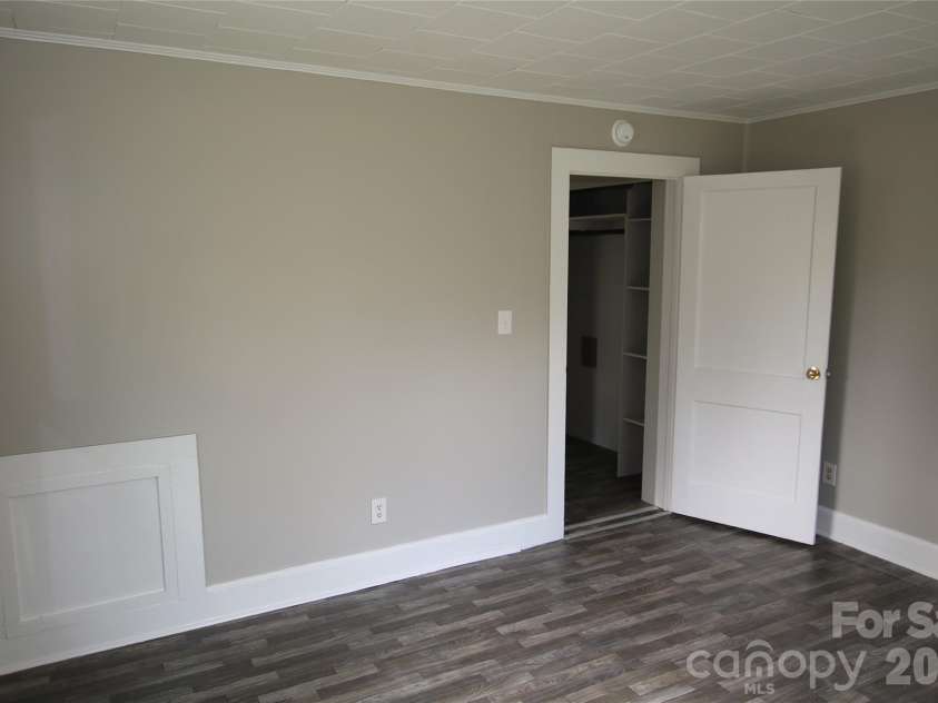 210 Cameron Street, Shelby, NC 28150.  MLS# CAR4362790, YatesRealty ID 9505. 