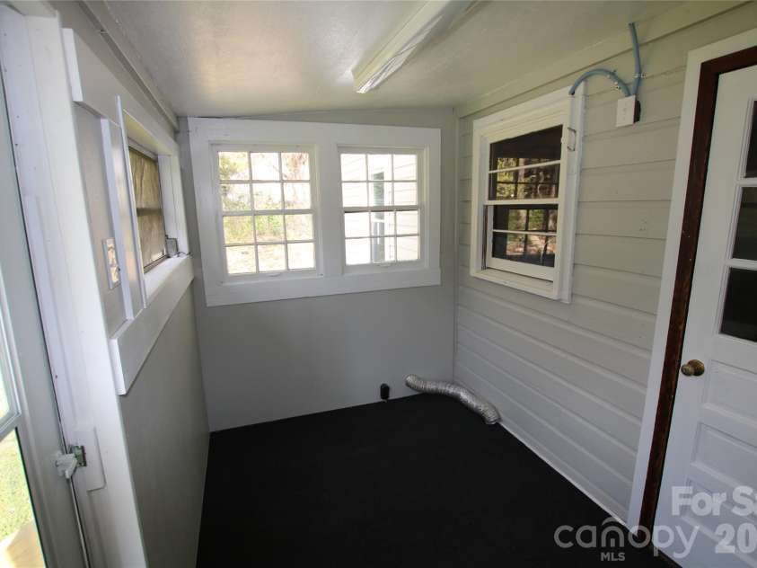 210 Cameron Street, Shelby, NC 28150.  MLS# CAR4362790, YatesRealty ID 9505. 
