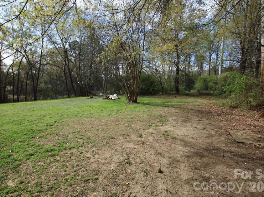 210 Cameron Street, Shelby, NC 28150.  MLS# CAR4362790, YatesRealty ID 9505. 