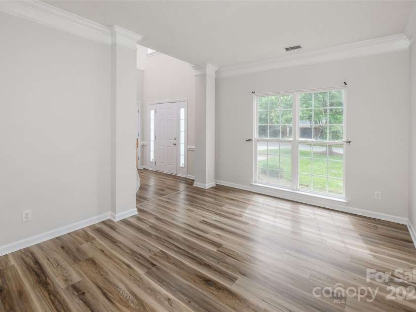 16017 Woodcote Drive, Huntersville, NC 28078.  MLS# CAR4253617, YatesRealty ID 9506. 