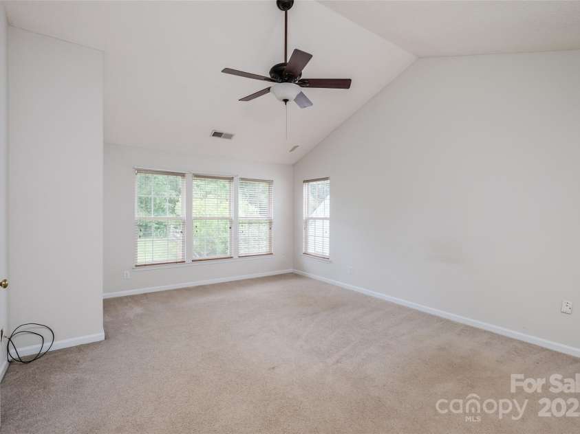 16017 Woodcote Drive, Huntersville, NC 28078.  MLS# CAR4253617, YatesRealty ID 9506. 