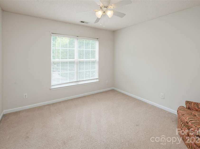 16017 Woodcote Drive, Huntersville, NC 28078.  MLS# CAR4253617, YatesRealty ID 9506. 