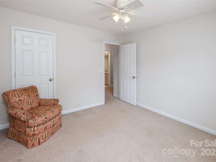 16017 Woodcote Drive, Huntersville, NC 28078.  MLS# CAR4253617, YatesRealty ID 9506. 