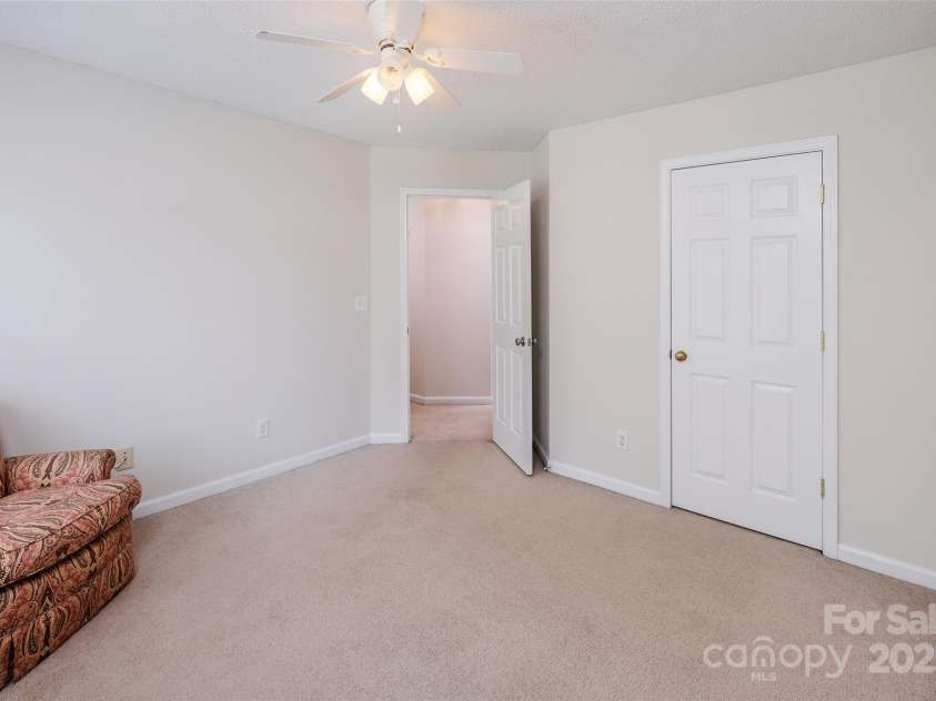 16017 Woodcote Drive, Huntersville, NC 28078.  MLS# CAR4253617, YatesRealty ID 9506. 