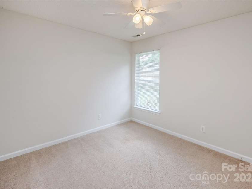 16017 Woodcote Drive, Huntersville, NC 28078.  MLS# CAR4253617, YatesRealty ID 9506. 