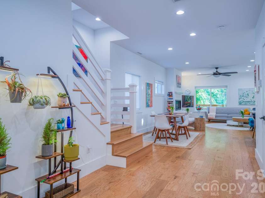 321 Hazel Mill Road, Asheville, NC 28806.  MLS# CAR4367038, YatesRealty ID 9506. 