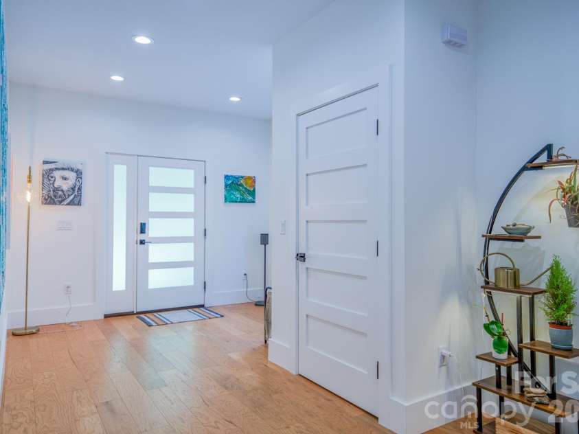 321 Hazel Mill Road, Asheville, NC 28806.  MLS# CAR4367038, YatesRealty ID 9506. 