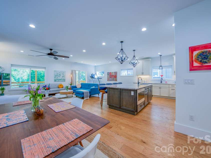 321 Hazel Mill Road, Asheville, NC 28806.  MLS# CAR4367038, YatesRealty ID 9506. 