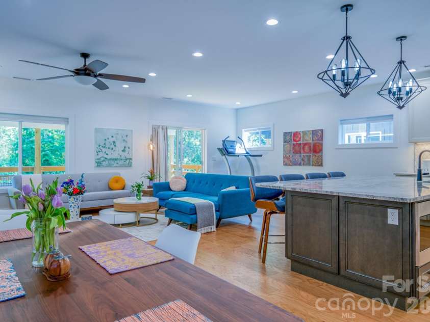 321 Hazel Mill Road, Asheville, NC 28806.  MLS# CAR4367038, YatesRealty ID 9506. 
