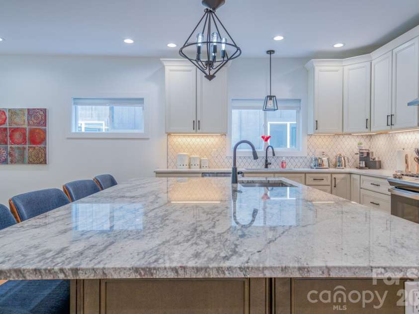 321 Hazel Mill Road, Asheville, NC 28806.  MLS# CAR4367038, YatesRealty ID 9506. 