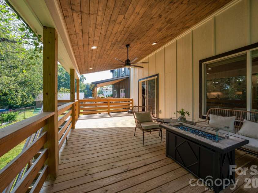 321 Hazel Mill Road, Asheville, NC 28806.  MLS# CAR4367038, YatesRealty ID 9506. 