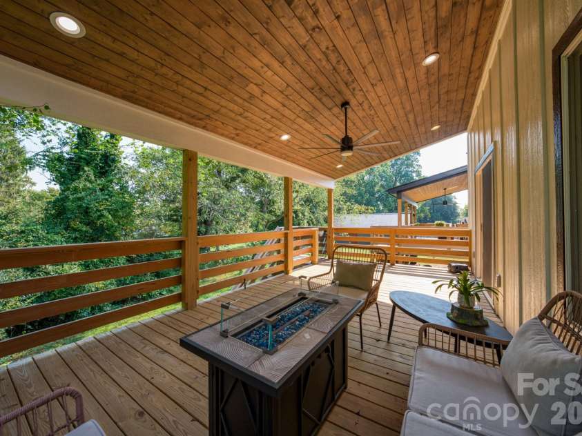 321 Hazel Mill Road, Asheville, NC 28806.  MLS# CAR4367038, YatesRealty ID 9506. 