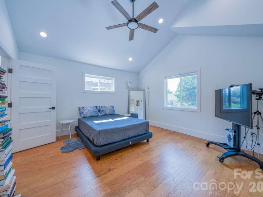 321 Hazel Mill Road, Asheville, NC 28806.  MLS# CAR4367038, YatesRealty ID 9506. 