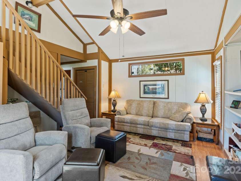 135 Clubhouse Road, Beech Mountain, NC 28604.  MLS# CAR4253056, YatesRealty ID 9507. 