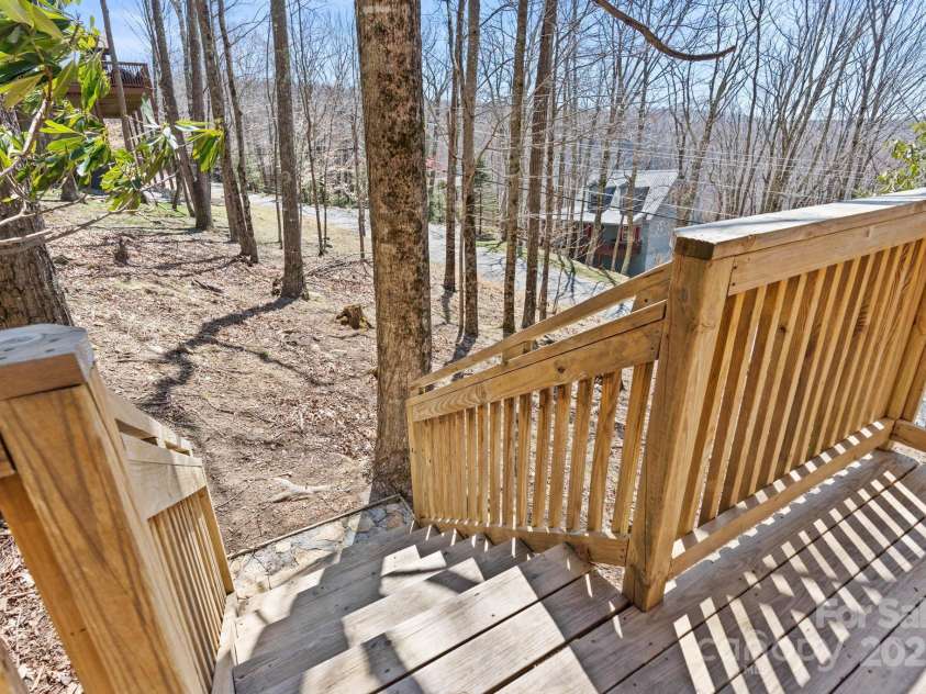 135 Clubhouse Road, Beech Mountain, NC 28604.  MLS# CAR4253056, YatesRealty ID 9507. 