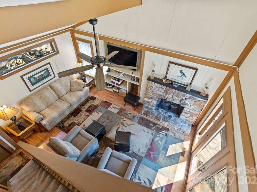 135 Clubhouse Road, Beech Mountain, NC 28604.  MLS# CAR4253056, YatesRealty ID 9507. 