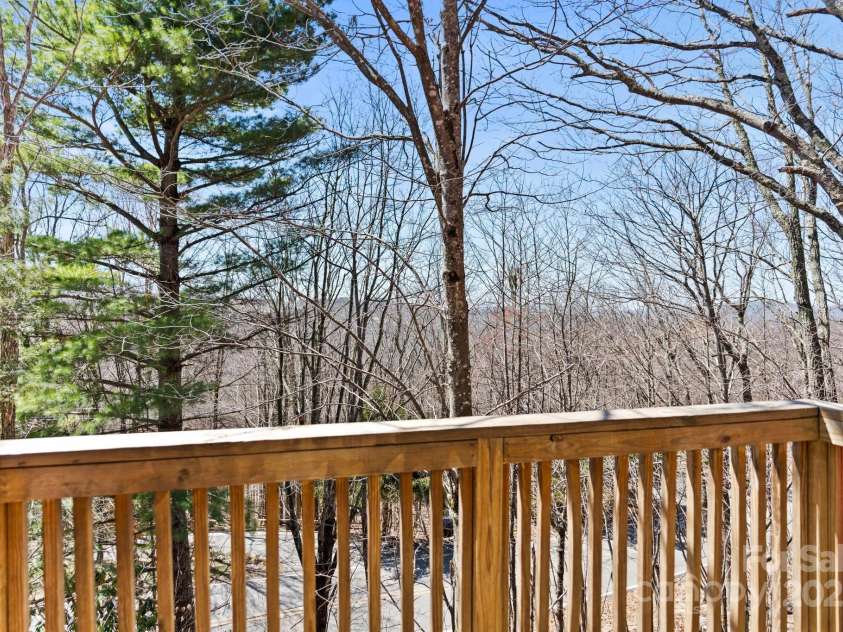 135 Clubhouse Road, Beech Mountain, NC 28604.  MLS# CAR4253056, YatesRealty ID 9507. 