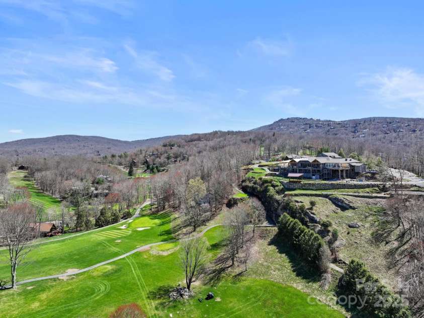 135 Clubhouse Road, Beech Mountain, NC 28604.  MLS# CAR4253056, YatesRealty ID 9507. 