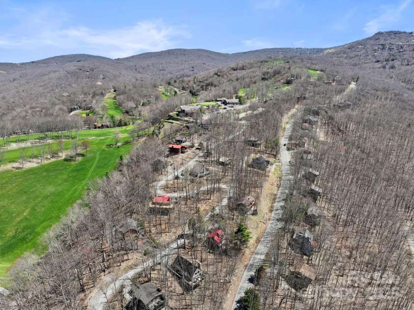 135 Clubhouse Road, Beech Mountain, NC 28604.  MLS# CAR4253056, YatesRealty ID 9507. 