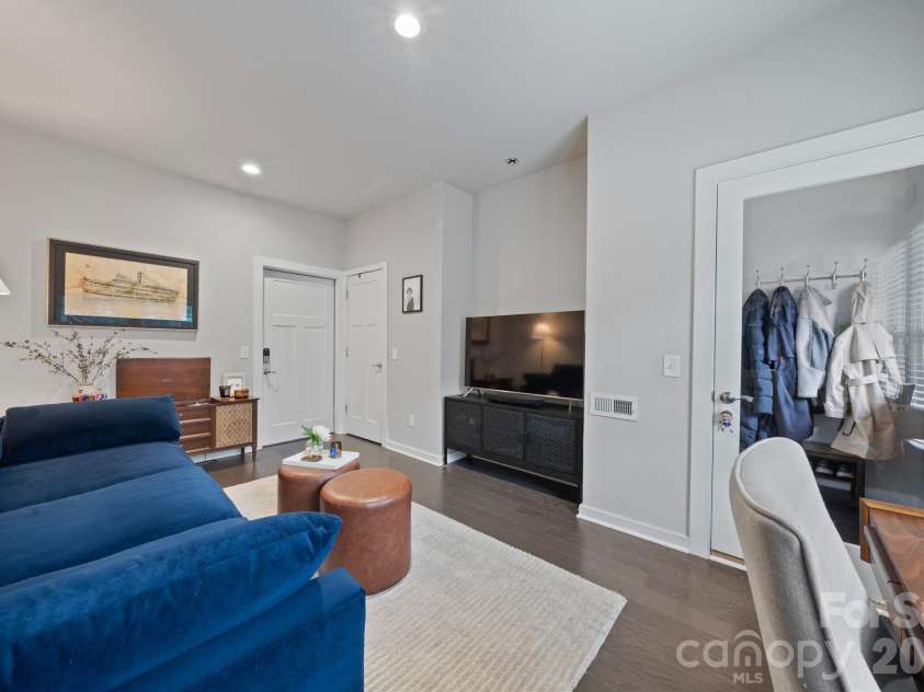 1214 Macomb Place, Charlotte, NC 28208.  MLS# CAR4357320, YatesRealty ID 9508. 