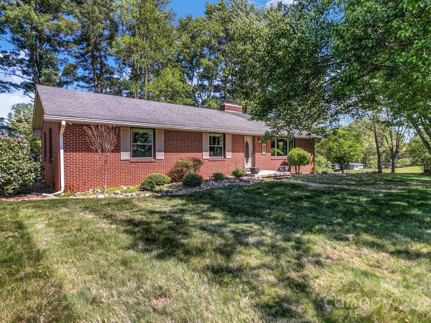 30 Ramsey Road, Asheville, NC 28806.  MLS# CAR4250874, YatesRealty ID 9508. 