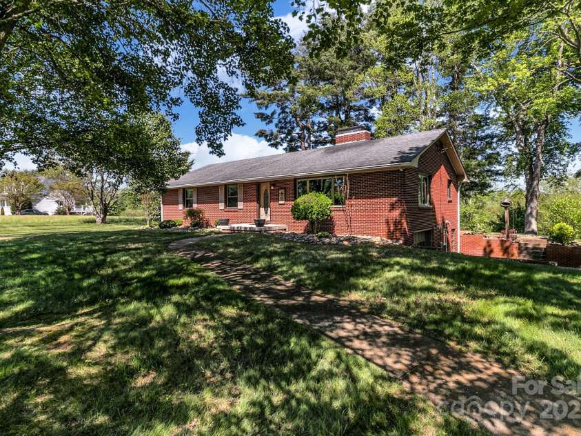 30 Ramsey Road, Asheville, NC 28806.  MLS# CAR4250874, YatesRealty ID 9508. 