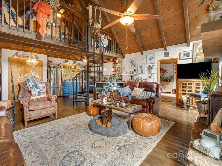 197 Gardenside Lane, Mars Hill, NC 28754.  MLS# CAR4253278, YatesRealty ID 9509. Open Floor Plan