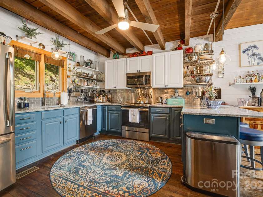 197 Gardenside Lane, Mars Hill, NC 28754.  MLS# CAR4253278, YatesRealty ID 9509. Open Floor Plan