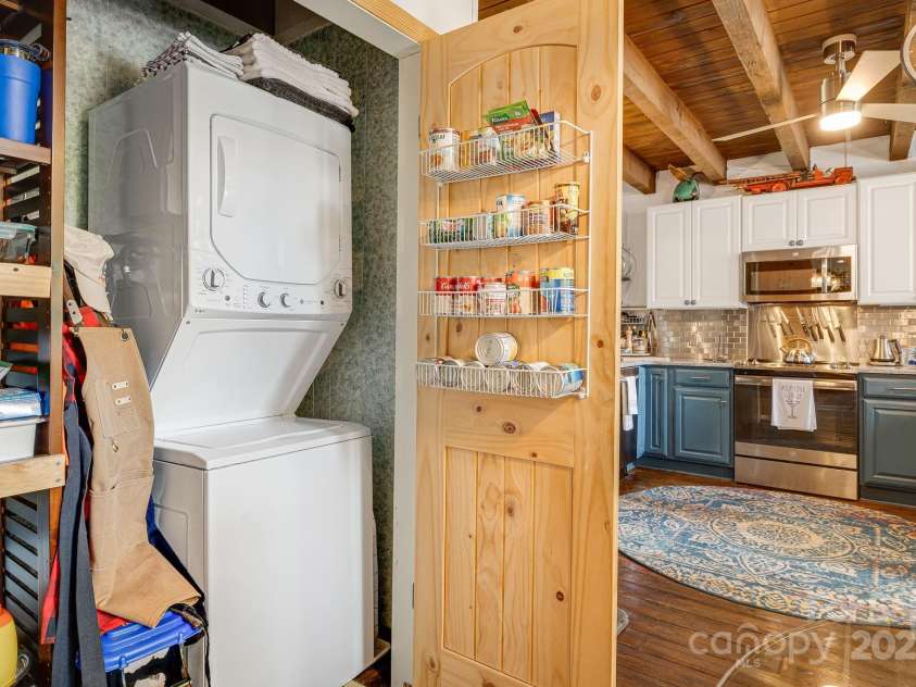 197 Gardenside Lane, Mars Hill, NC 28754.  MLS# CAR4253278, YatesRealty ID 9509. W/D will Convey